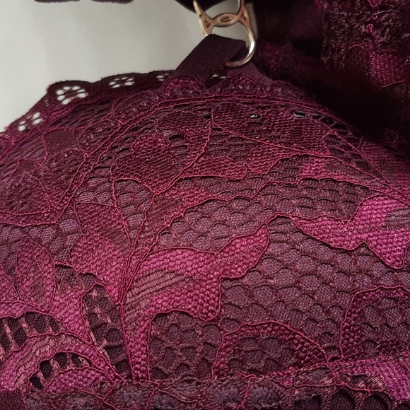 LaSenza Padded underwire lace bra.  Size 36C.  Adjustable straps  Classi… - Picture 3 of 15